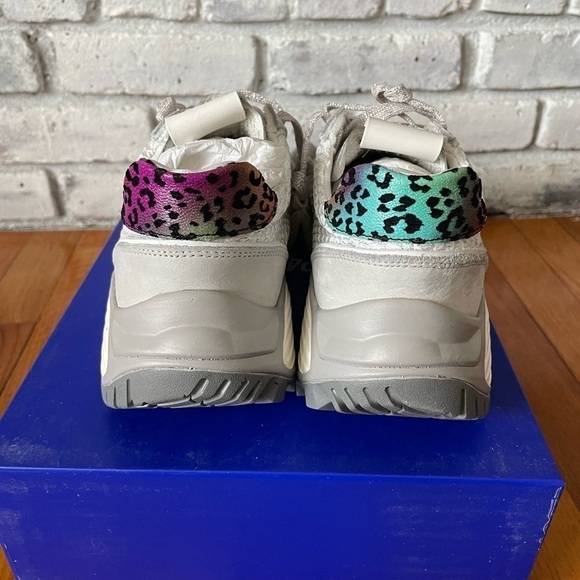 P448 Jackson Reflector Leopard Sneakers size EU 37 US 7 new in box - Picture 8 of 13